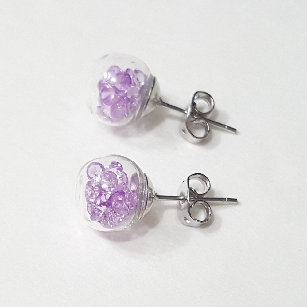 2 pairs of beautiful earrings 😍 Free cute boxes and ribbons.